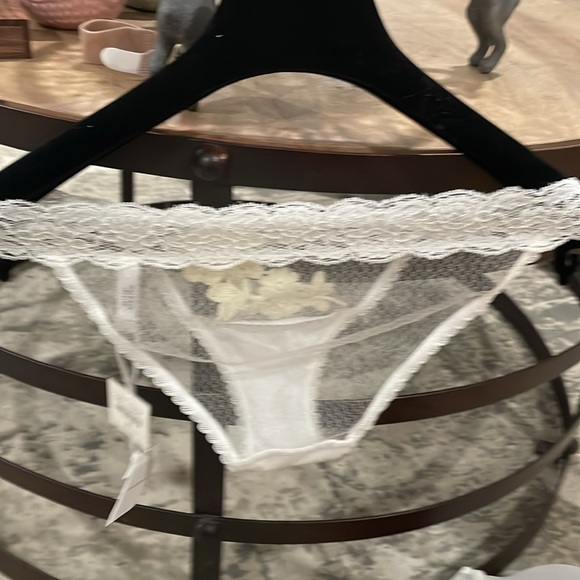 NWT’s Mimi Holiday Sexy Knicker lace panty I. Size M/L from Anthropology - Picture 6 of 8